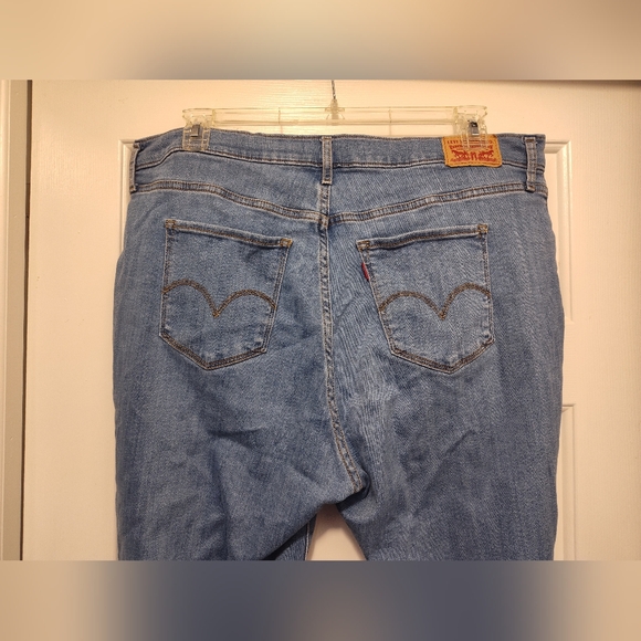 Levi Strauss Distressed Skinny Jeans - Picture 5 of 12